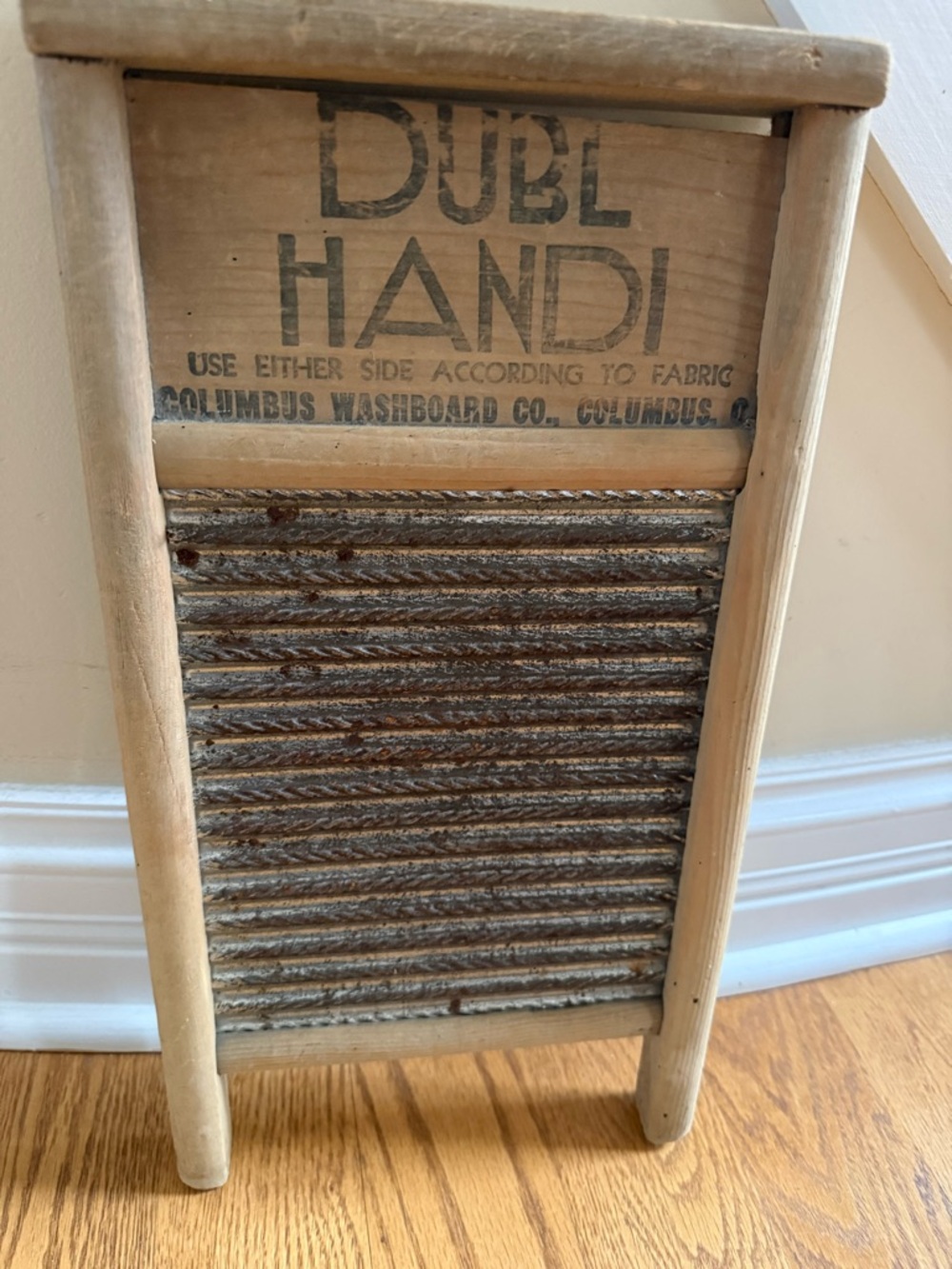 DUBL HANDI Vintage Wood Washboard with Metal Ridges